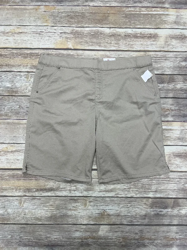 Shorts By Intro In Beige, Size: 18