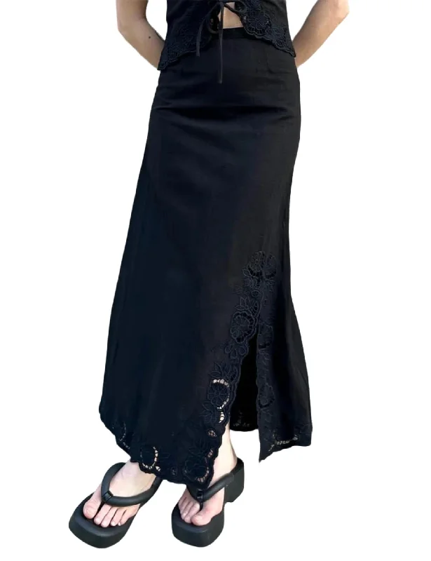 Arpi Embroidered Skirt In Black